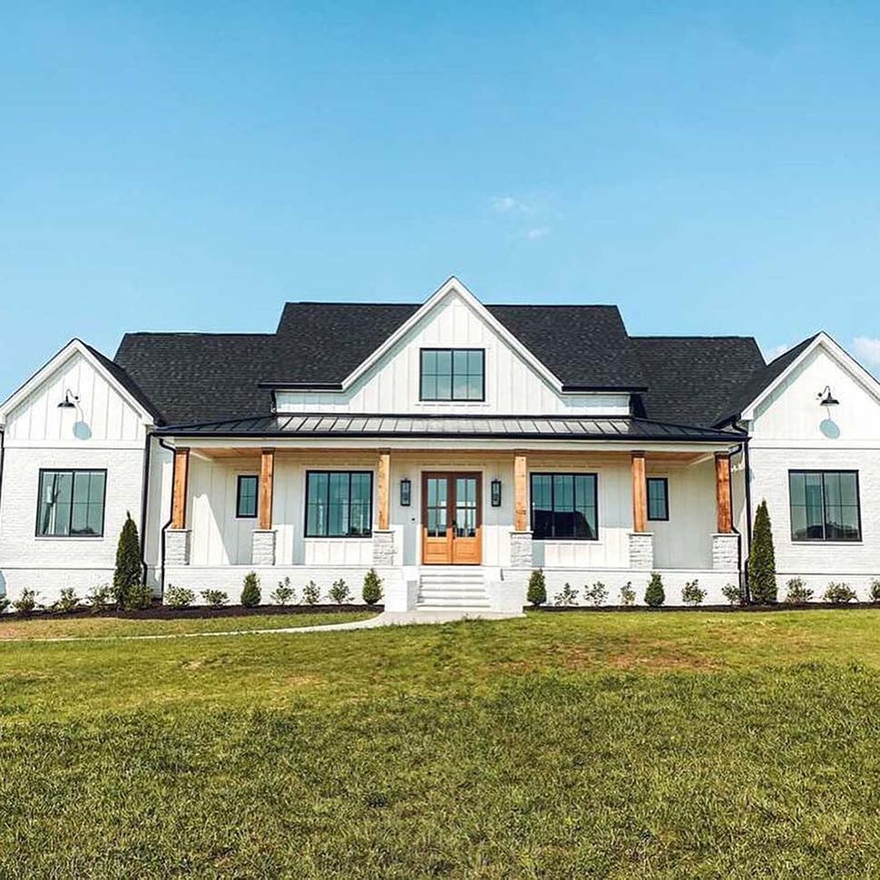 Country, Farmhouse Plan with 2508 Sq. Ft., 4 Bedrooms, 4 Bathrooms, 3 Car Garage Picture 4