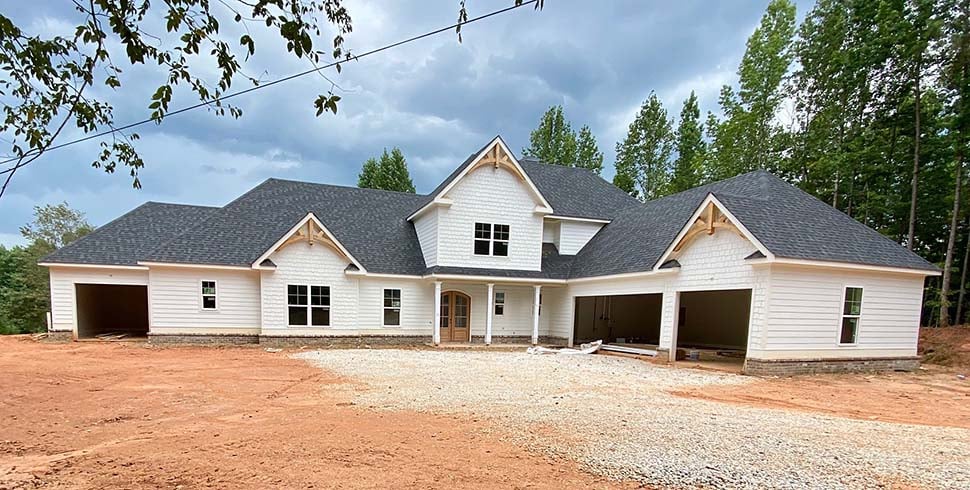 Craftsman, Farmhouse Plan with 3088 Sq. Ft., 4 Bedrooms, 4 Bathrooms, 4 Car Garage Picture 5