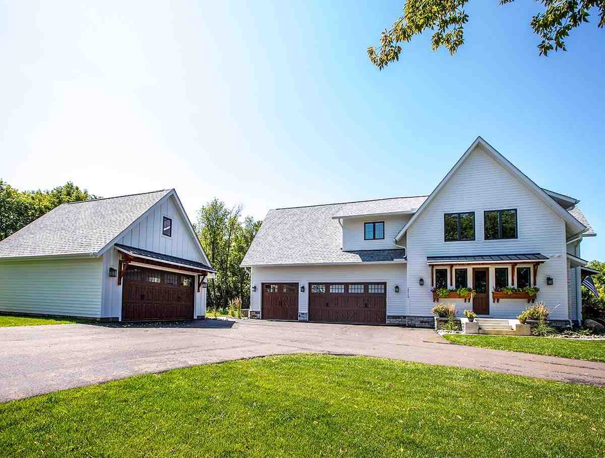 Country, Farmhouse, Southern, Traditional House Plan 42687 with 4 Beds, 5 Baths, 3 Car Garage Picture 2