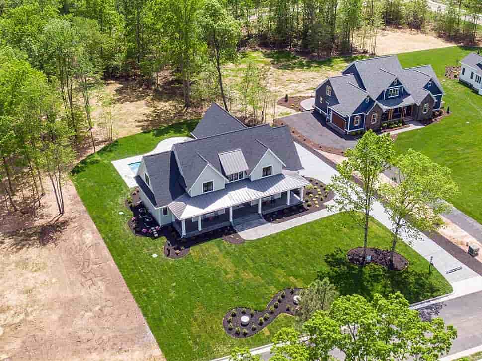 Country, Farmhouse, Traditional House Plan 42698 with 4 Beds, 4 Baths, 3 Car Garage Picture 4