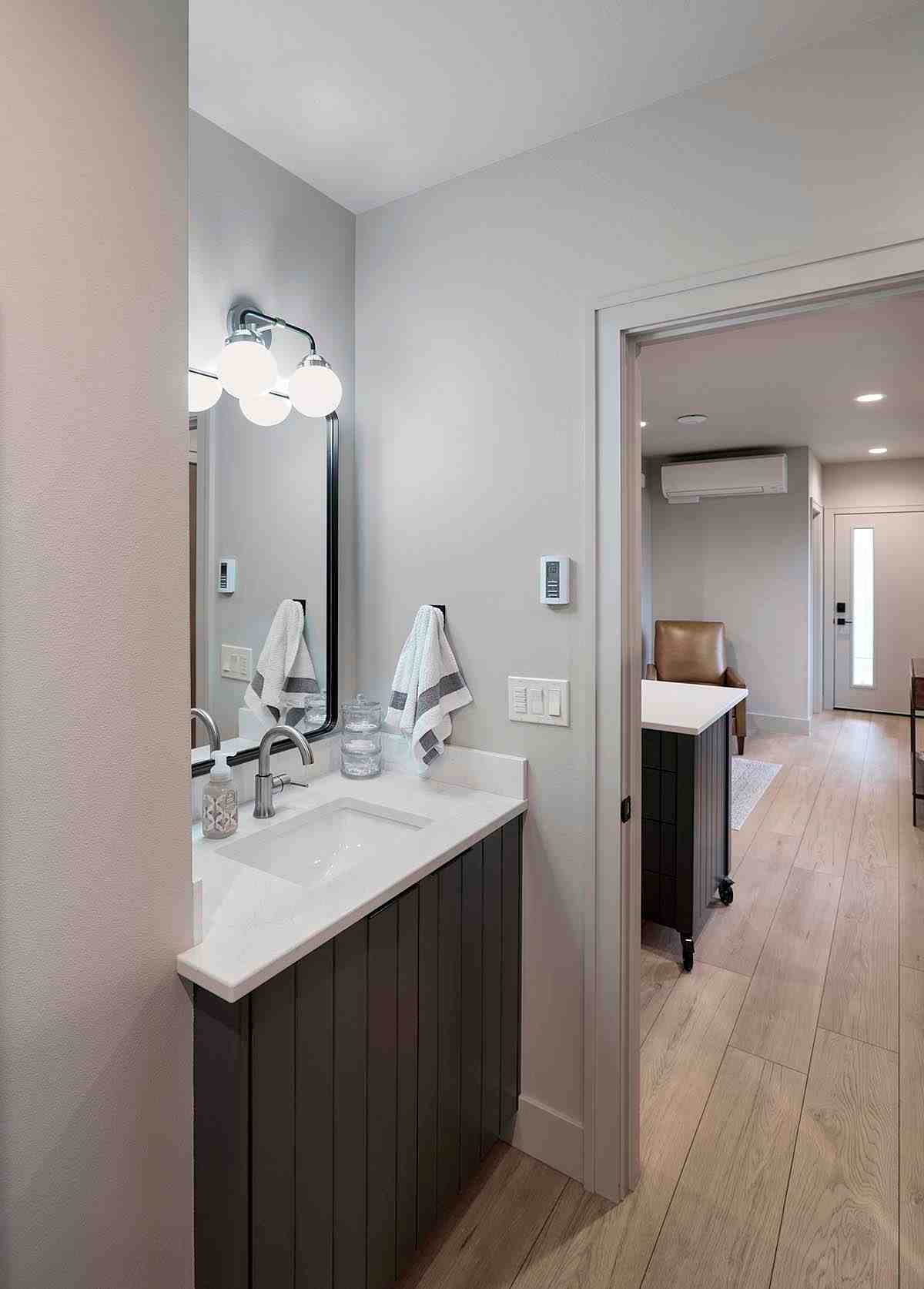 Craftsman, Farmhouse Garage-Living Plan 43675 with 1 Beds, 2 Baths, 2 Car Garage Picture 10