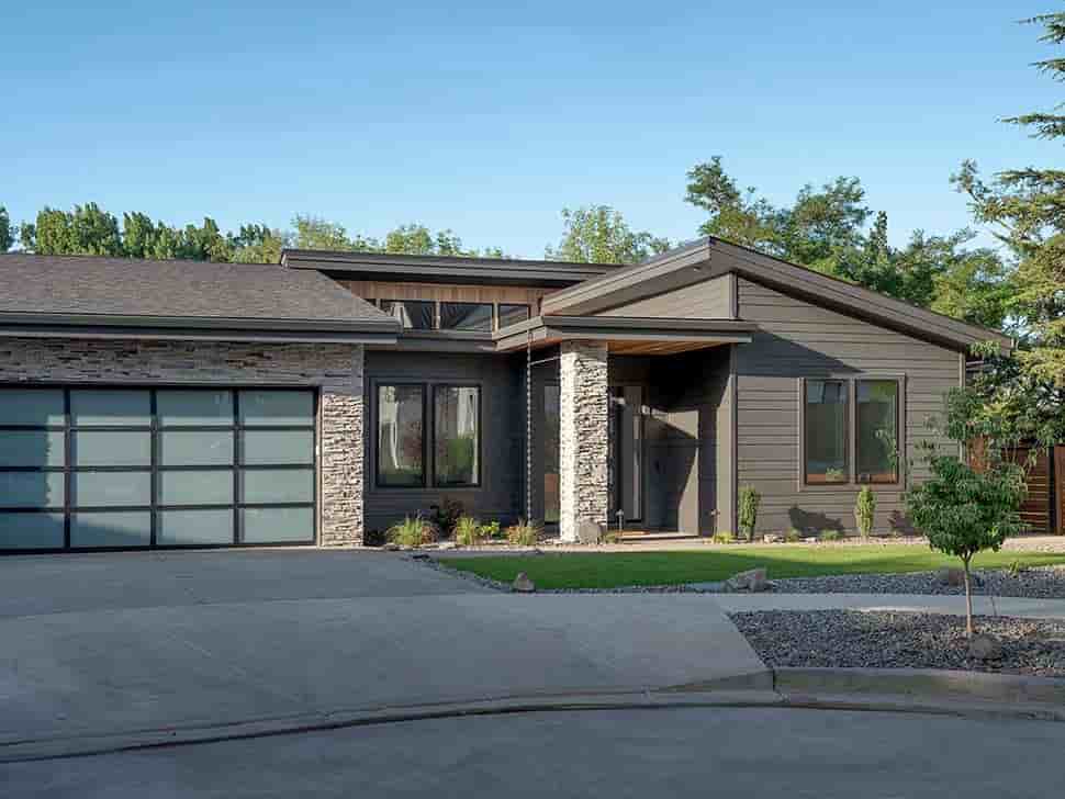 Contemporary, Ranch House Plan 83507 with 3 Beds, 3 Baths, 3 Car Garage Picture 4