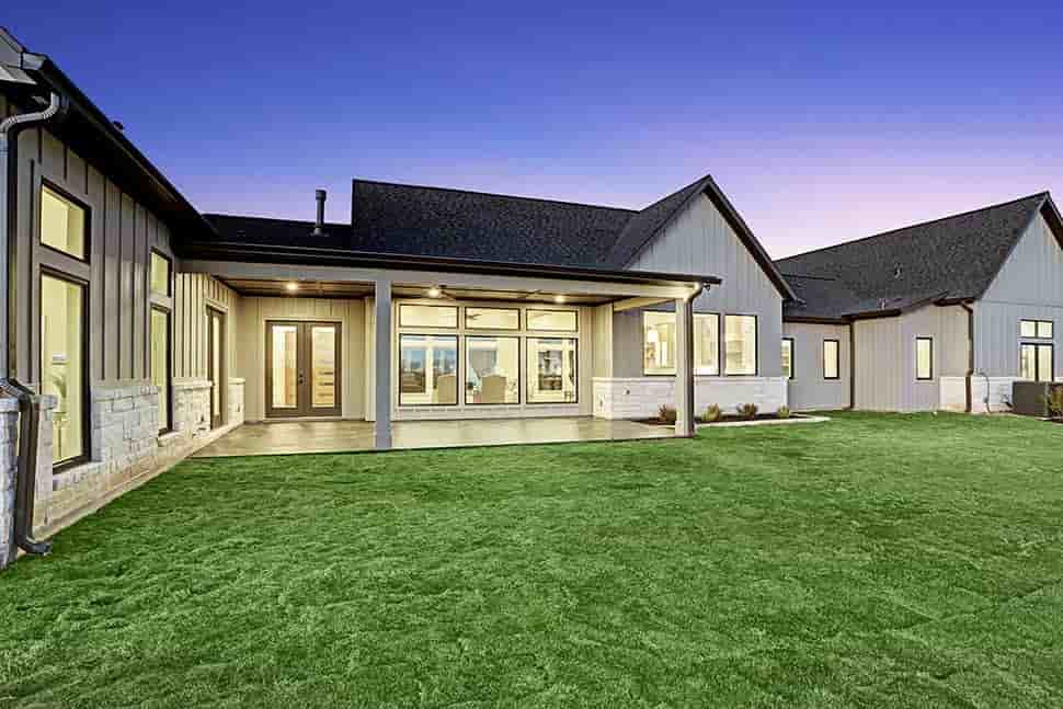 Contemporary, Farmhouse, Ranch House Plan 84111 with 4 Beds, 4 Baths, 3 Car Garage Picture 4