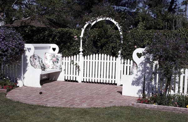 Picket Fence, Arbor and Benches - Project Plan 503519