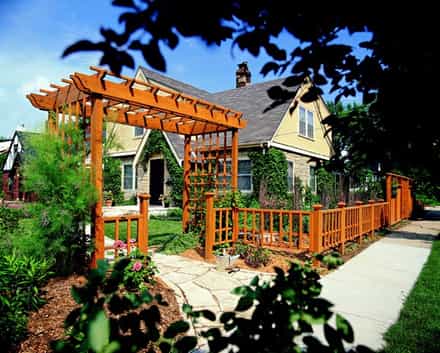 503495 - Welcoming Arbor and Fence
