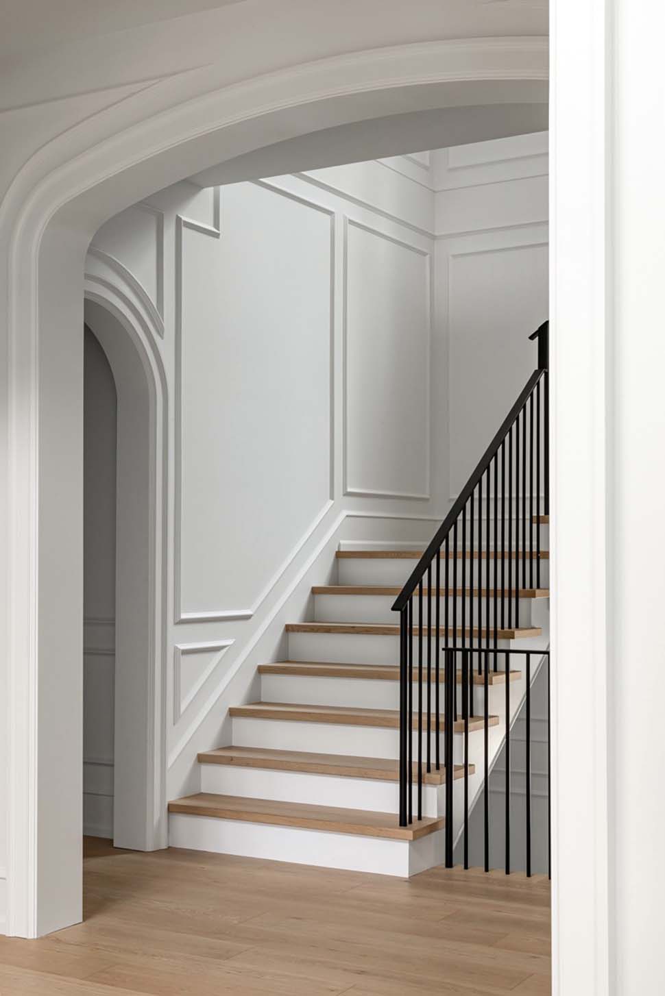 Contemporary, Farmhouse Plan with 3763 Sq. Ft., 4 Bedrooms, 4 Bathrooms, 2 Car Garage Picture 15