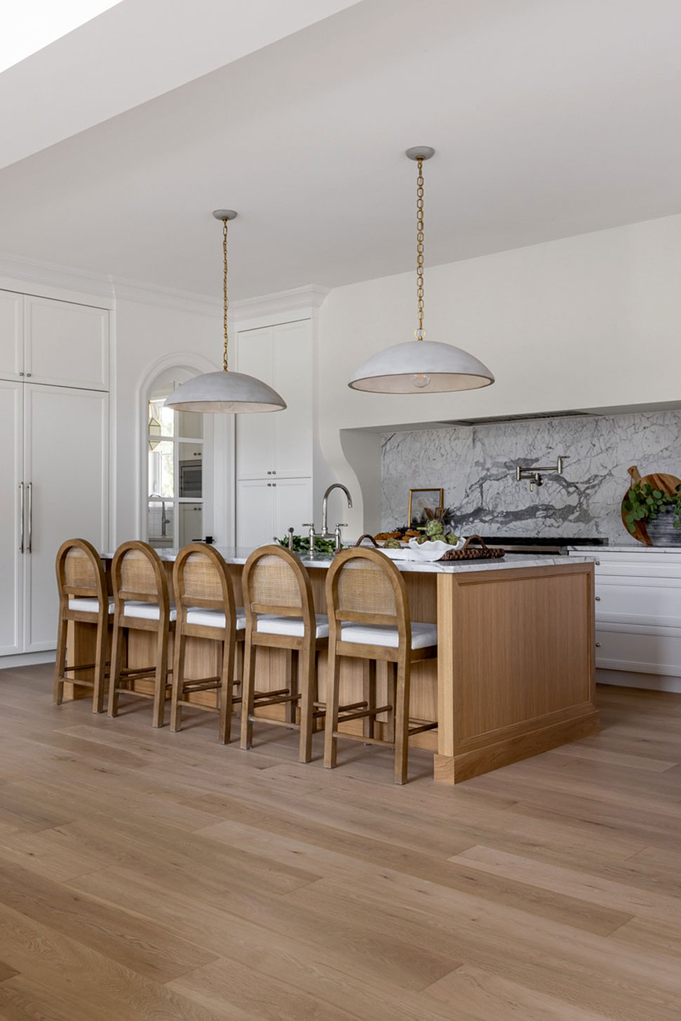 Contemporary, Farmhouse Plan with 3763 Sq. Ft., 4 Bedrooms, 4 Bathrooms, 2 Car Garage Picture 22