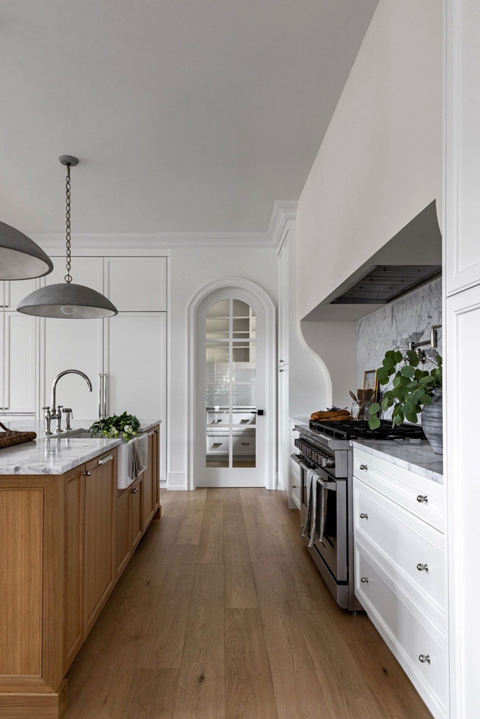 Contemporary, Farmhouse Plan with 3763 Sq. Ft., 4 Bedrooms, 4 Bathrooms, 2 Car Garage Picture 24