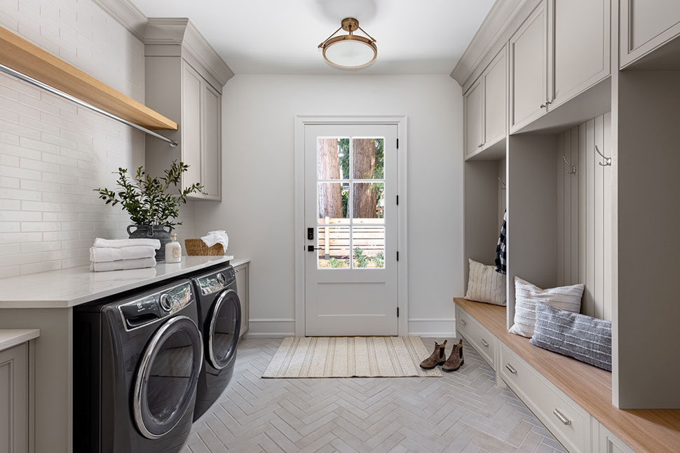 Contemporary, Farmhouse Plan with 3763 Sq. Ft., 4 Bedrooms, 4 Bathrooms, 2 Car Garage Picture 26