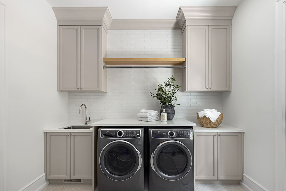 Contemporary, Farmhouse Plan with 3763 Sq. Ft., 4 Bedrooms, 4 Bathrooms, 2 Car Garage Picture 27