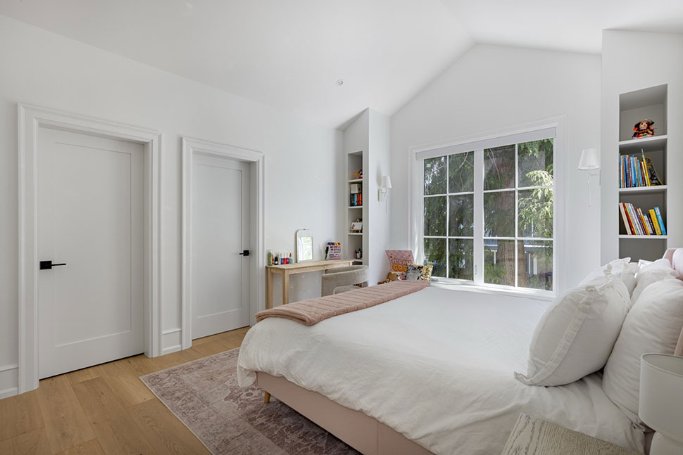 Contemporary, Farmhouse Plan with 3763 Sq. Ft., 4 Bedrooms, 4 Bathrooms, 2 Car Garage Picture 41