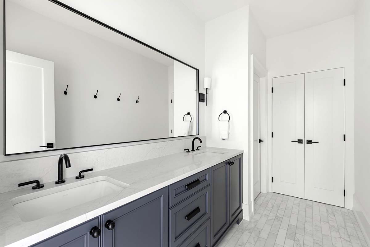 Contemporary, Farmhouse Plan with 3763 Sq. Ft., 4 Bedrooms, 4 Bathrooms, 2 Car Garage Picture 42