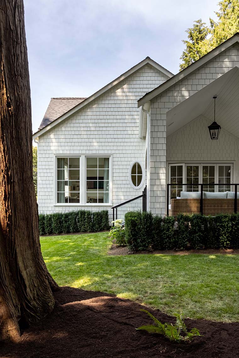 Contemporary, Farmhouse Plan with 3763 Sq. Ft., 4 Bedrooms, 4 Bathrooms, 2 Car Garage Picture 6