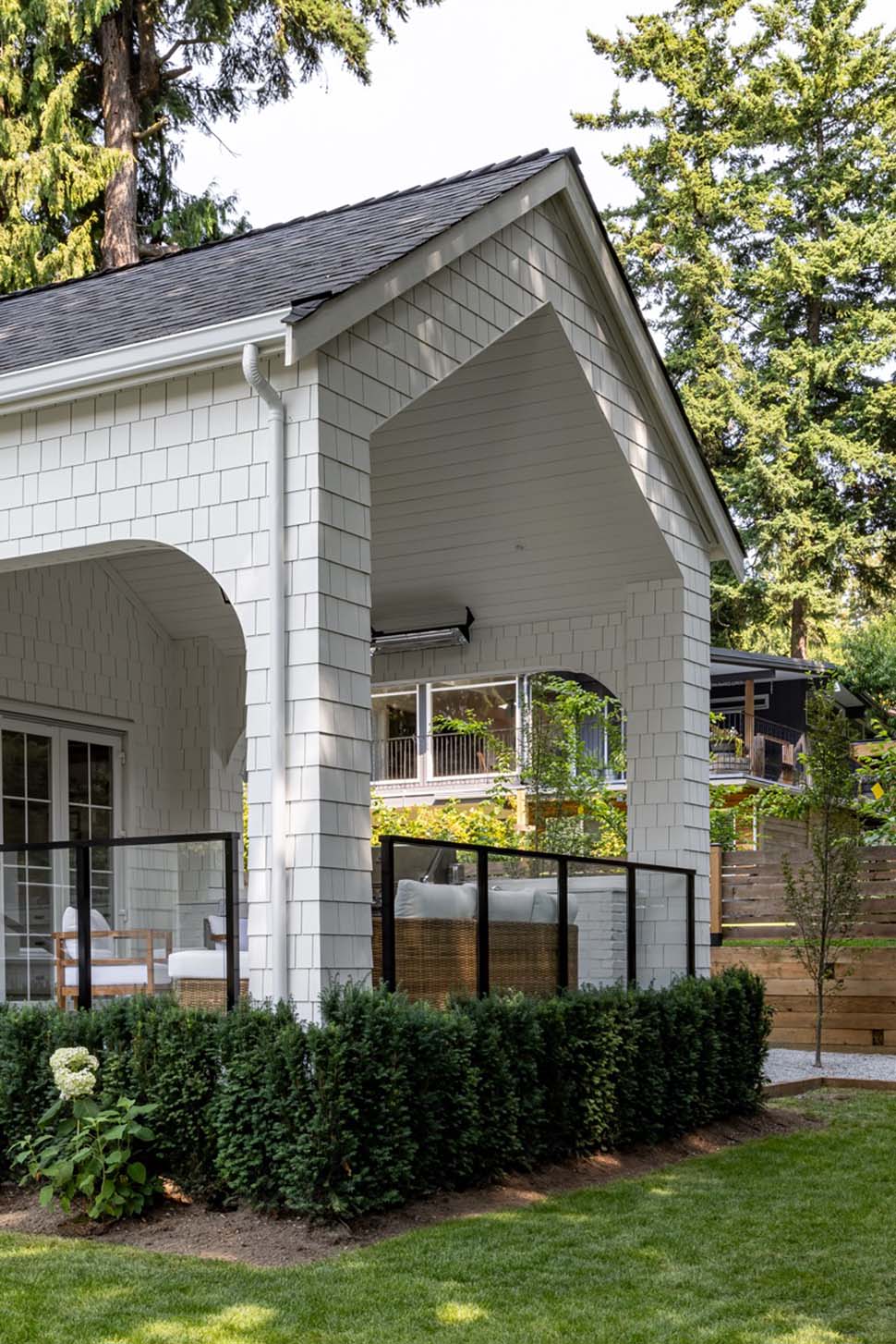 Contemporary, Farmhouse Plan with 3763 Sq. Ft., 4 Bedrooms, 4 Bathrooms, 2 Car Garage Picture 8