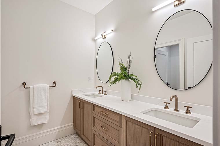 Contemporary, European, Farmhouse, Traditional Plan with 3402 Sq. Ft., 4 Bedrooms, 3 Bathrooms, 2 Car Garage Picture 46