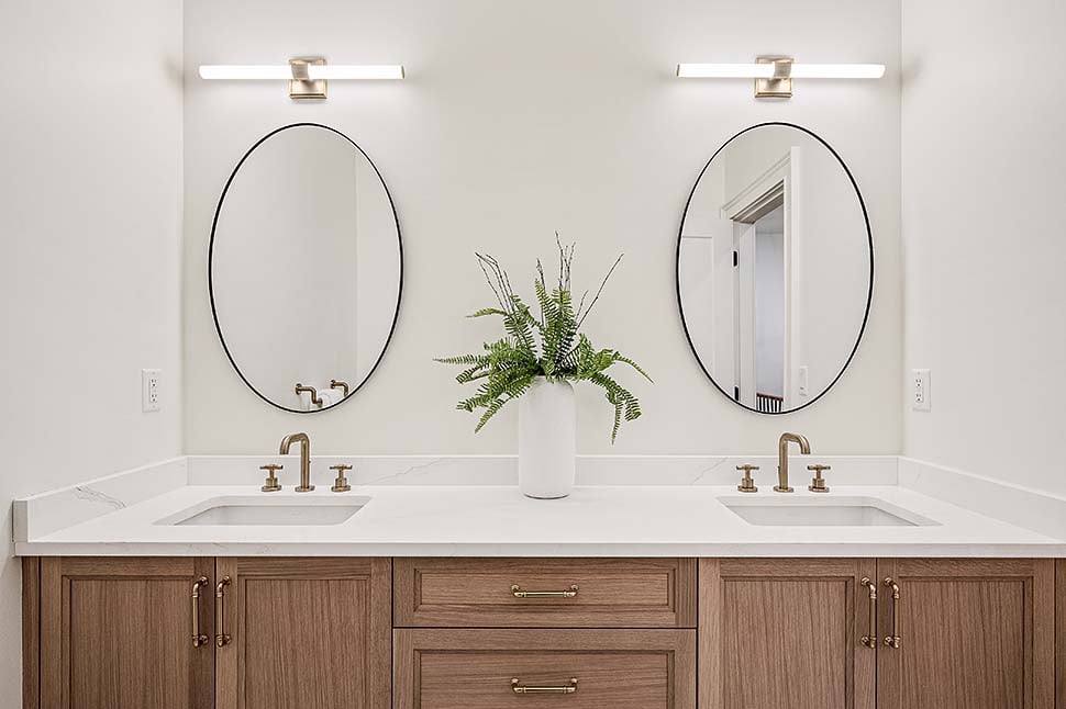 Contemporary, European, Farmhouse, Traditional Plan with 3402 Sq. Ft., 4 Bedrooms, 3 Bathrooms, 2 Car Garage Picture 47