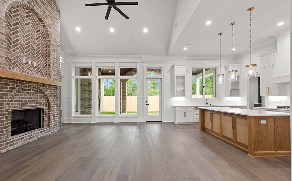 European, French Country Plan with 2915 Sq. Ft., 4 Bedrooms, 3 Bathrooms, 2 Car Garage Picture 11