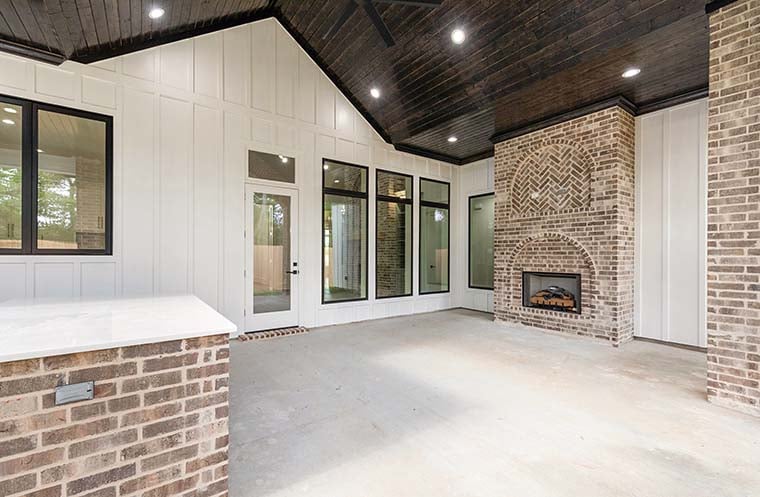 European, French Country Plan with 2915 Sq. Ft., 4 Bedrooms, 3 Bathrooms, 2 Car Garage Picture 6