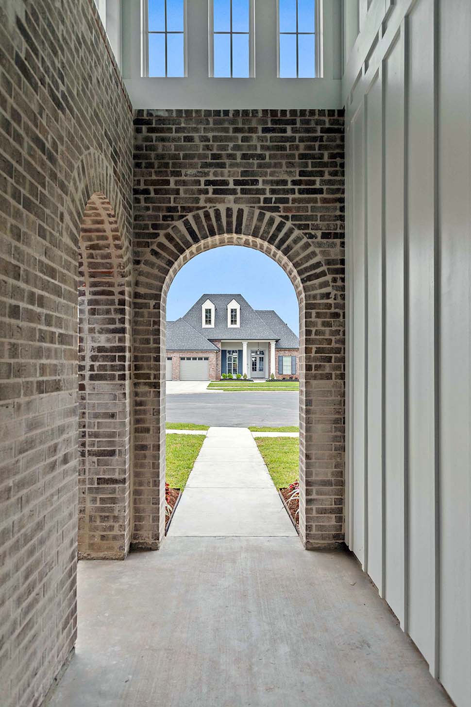 European, French Country Plan with 2915 Sq. Ft., 4 Bedrooms, 3 Bathrooms, 2 Car Garage Picture 7