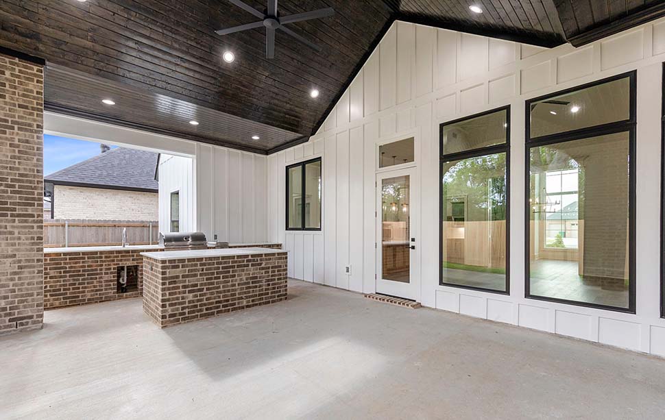 European, French Country Plan with 2915 Sq. Ft., 4 Bedrooms, 3 Bathrooms, 2 Car Garage Picture 8