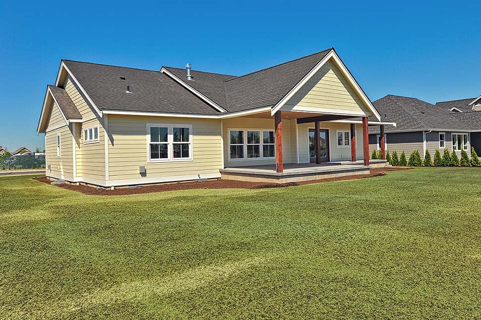 Country, Craftsman, Ranch, Traditional Plan with 2245 Sq. Ft., 3 Bedrooms, 2 Bathrooms, 2 Car Garage Picture 5