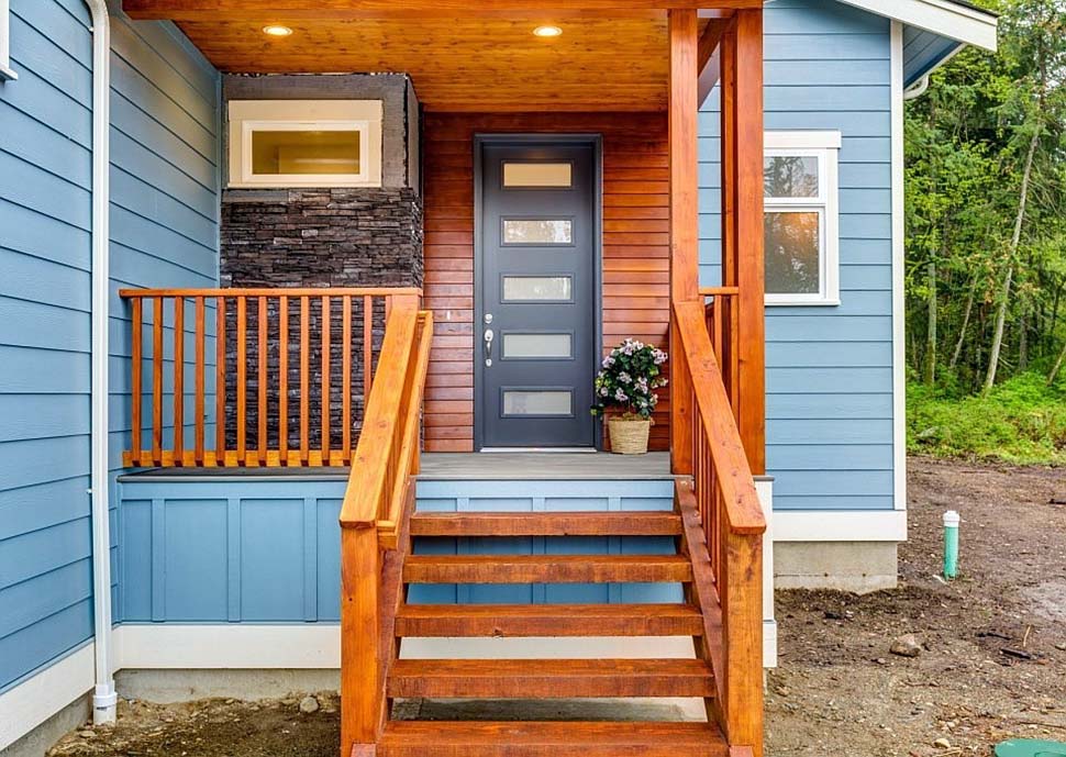 Contemporary Plan with 2116 Sq. Ft., 3 Bedrooms, 3 Bathrooms, 2 Car Garage Picture 3