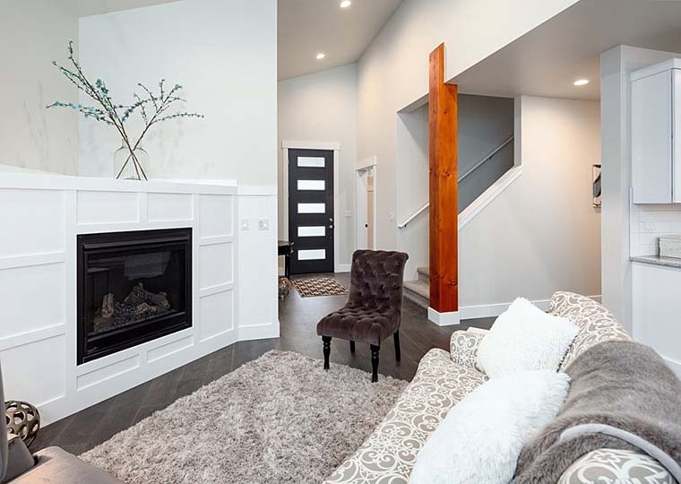 Contemporary Plan with 2116 Sq. Ft., 3 Bedrooms, 3 Bathrooms, 2 Car Garage Picture 6