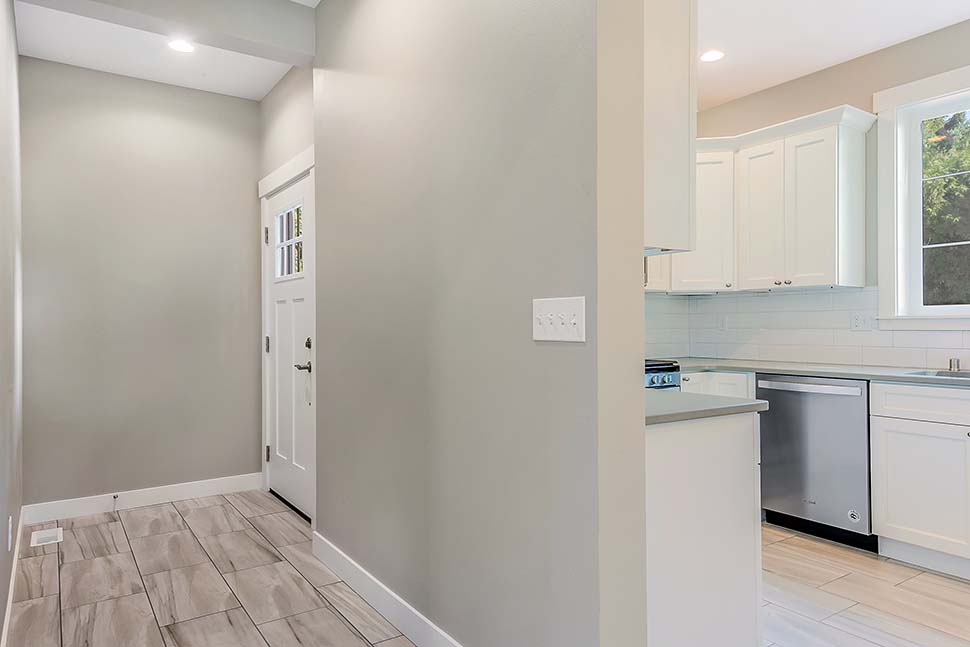 Contemporary, Farmhouse Plan with 2224 Sq. Ft., 4 Bedrooms, 3 Bathrooms, 2 Car Garage Picture 5