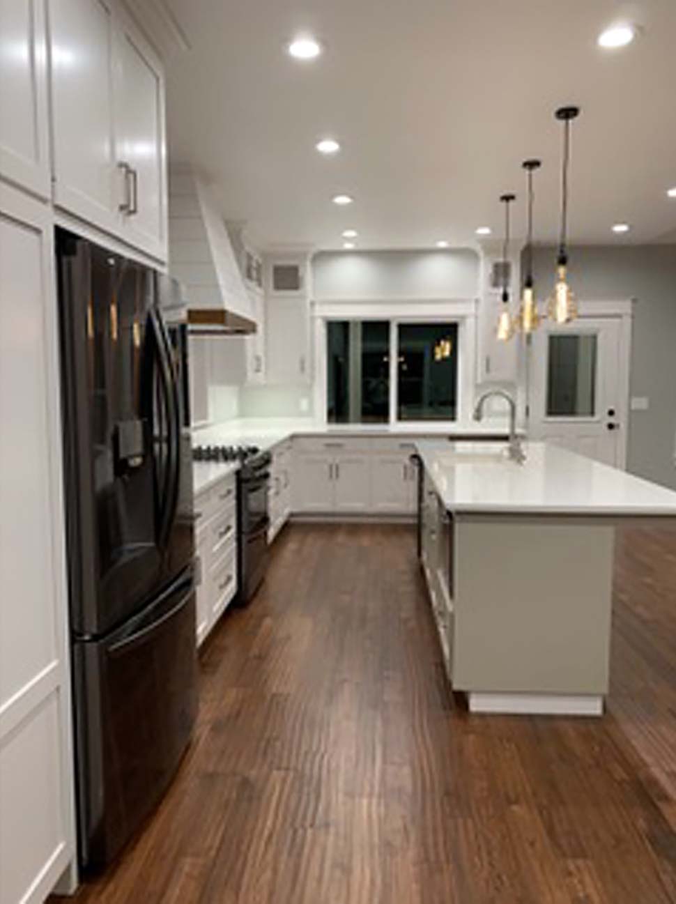 Craftsman, European, Traditional Plan with 2335 Sq. Ft., 3 Bedrooms, 3 Bathrooms, 2 Car Garage Picture 11