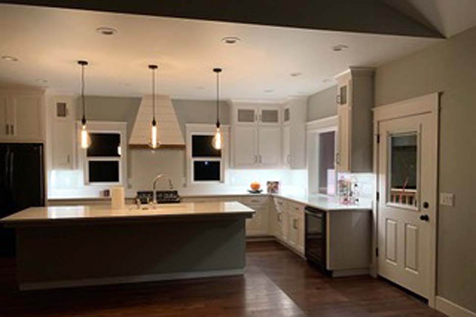 Craftsman, European, Traditional Plan with 2335 Sq. Ft., 3 Bedrooms, 3 Bathrooms, 2 Car Garage Picture 12