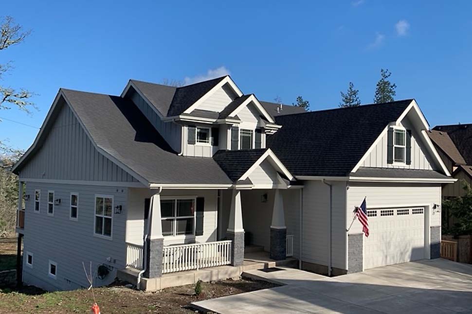 Craftsman, European, Traditional Plan with 2335 Sq. Ft., 3 Bedrooms, 3 Bathrooms, 2 Car Garage Picture 4