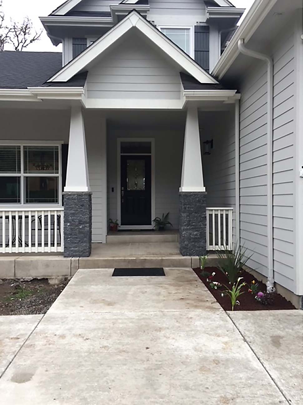 Craftsman, European, Traditional Plan with 2335 Sq. Ft., 3 Bedrooms, 3 Bathrooms, 2 Car Garage Picture 5