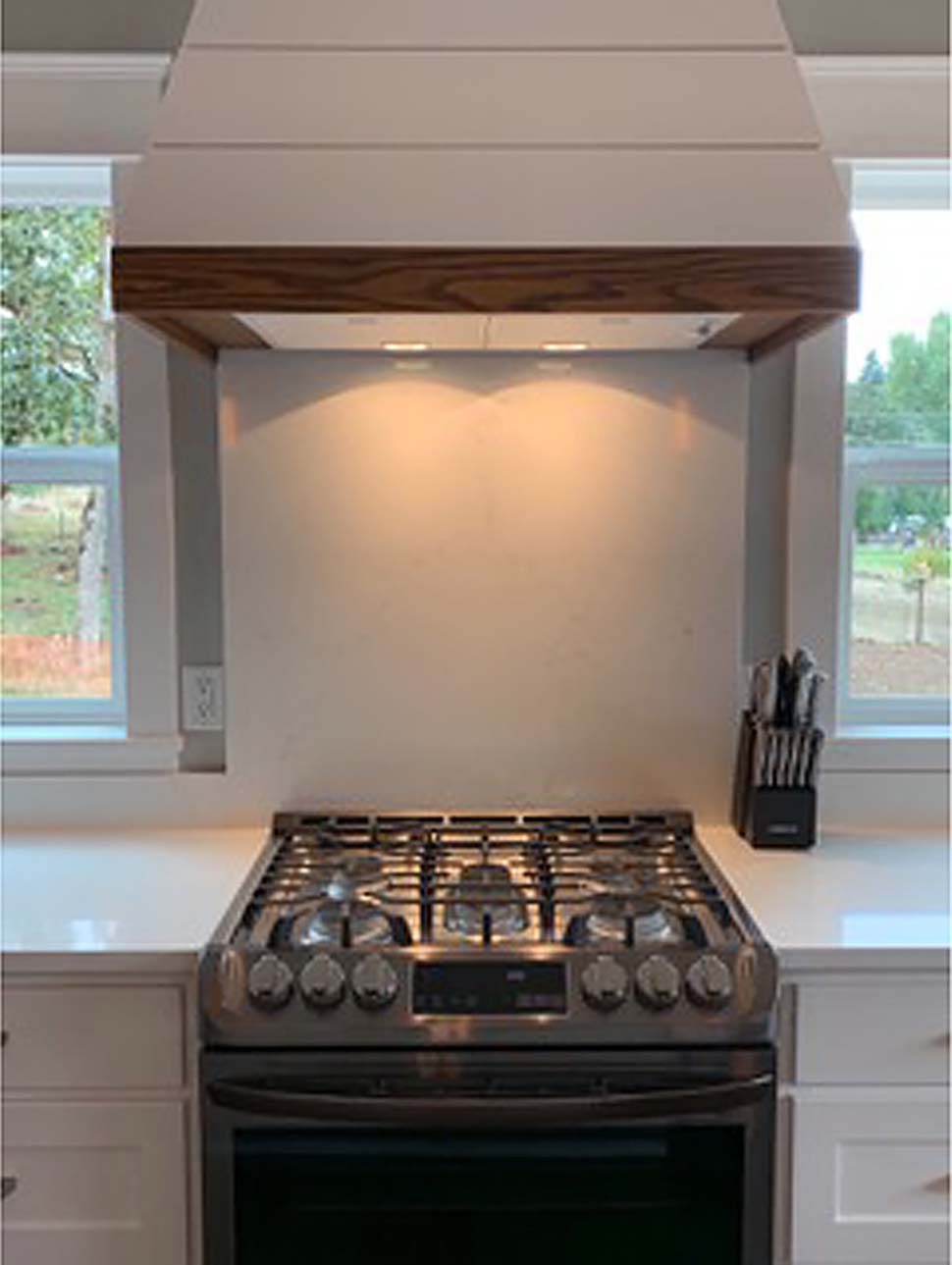 Craftsman, European, Traditional Plan with 2335 Sq. Ft., 3 Bedrooms, 3 Bathrooms, 2 Car Garage Picture 10