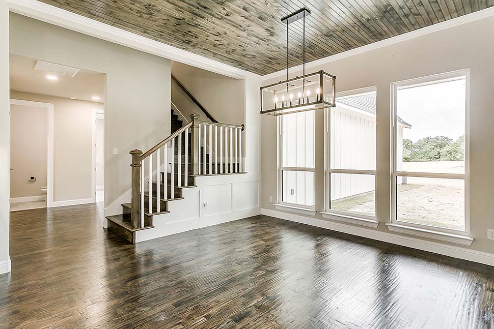 Country, Farmhouse Plan with 2546 Sq. Ft., 4 Bedrooms, 3 Bathrooms, 3 Car Garage Picture 18