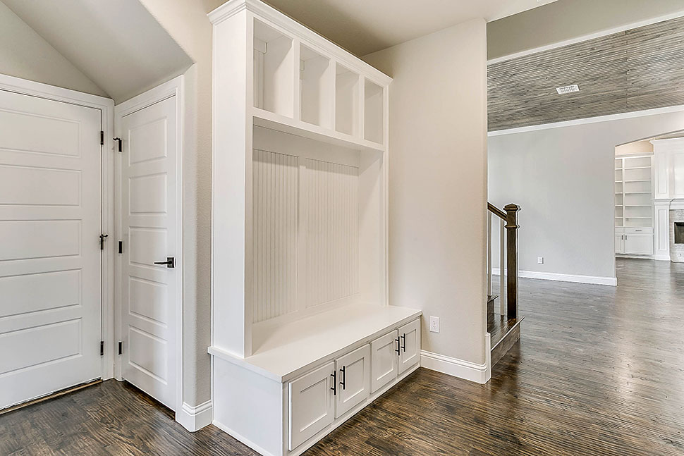 Country, Farmhouse Plan with 2546 Sq. Ft., 4 Bedrooms, 3 Bathrooms, 3 Car Garage Picture 22