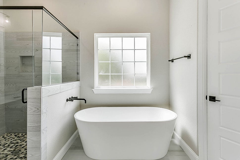 Country, Farmhouse Plan with 2546 Sq. Ft., 4 Bedrooms, 3 Bathrooms, 3 Car Garage Picture 27