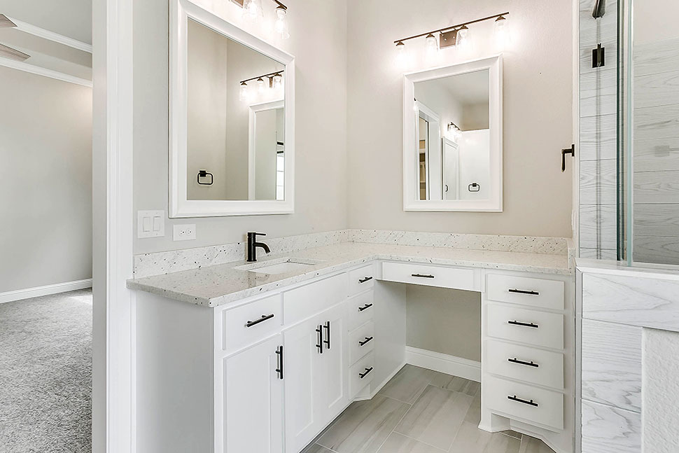 Country, Farmhouse Plan with 2546 Sq. Ft., 4 Bedrooms, 3 Bathrooms, 3 Car Garage Picture 29