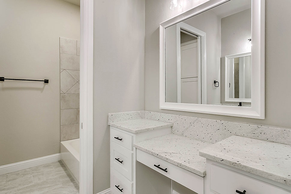 Country, Farmhouse Plan with 2546 Sq. Ft., 4 Bedrooms, 3 Bathrooms, 3 Car Garage Picture 37