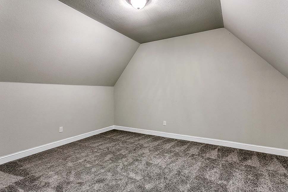 Country, Farmhouse Plan with 2546 Sq. Ft., 4 Bedrooms, 3 Bathrooms, 3 Car Garage Picture 43