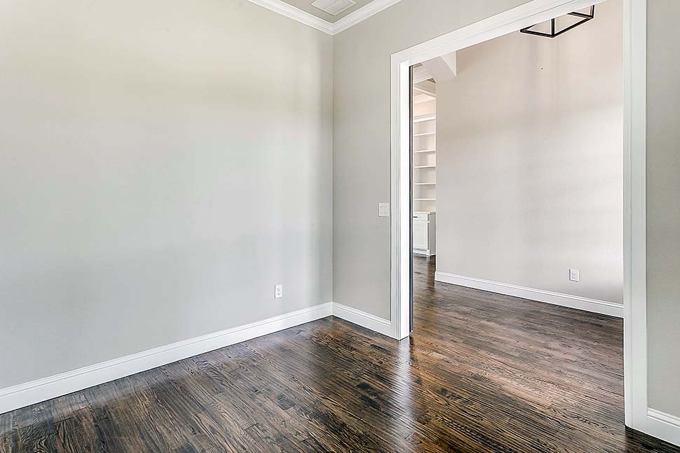 Country, Farmhouse Plan with 2546 Sq. Ft., 4 Bedrooms, 3 Bathrooms, 3 Car Garage Picture 7