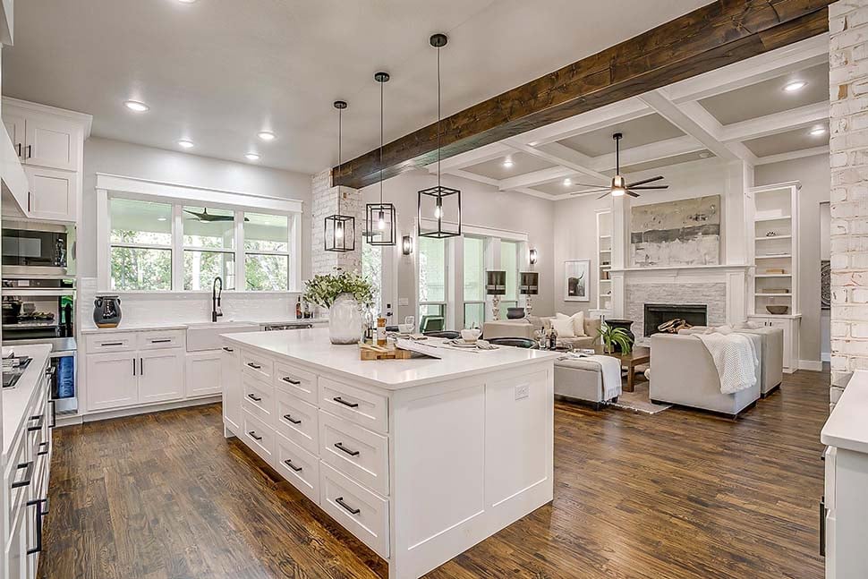 Acadian, Southern Plan with 2979 Sq. Ft., 4 Bedrooms, 3 Bathrooms, 3 Car Garage Picture 16