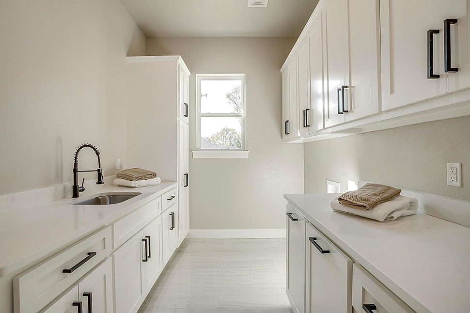 Acadian, Southern Plan with 2979 Sq. Ft., 4 Bedrooms, 3 Bathrooms, 3 Car Garage Picture 21