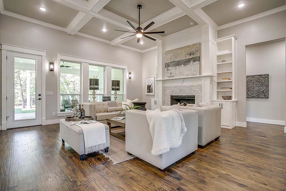 Acadian, Southern Plan with 2979 Sq. Ft., 4 Bedrooms, 3 Bathrooms, 3 Car Garage Picture 8