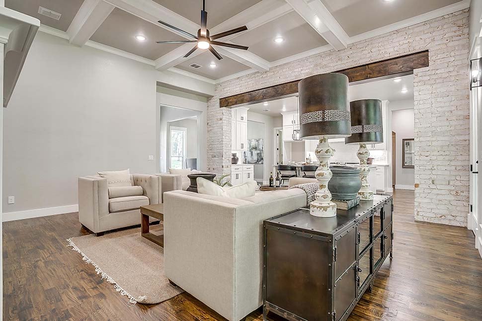 Acadian, Southern Plan with 2979 Sq. Ft., 4 Bedrooms, 3 Bathrooms, 3 Car Garage Picture 10