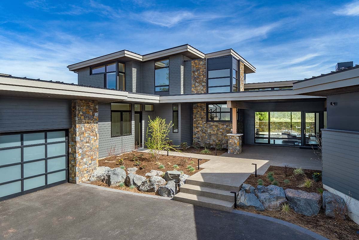 Contemporary, Modern Plan with 4756 Sq. Ft., 5 Bedrooms, 6 Bathrooms, 3 Car Garage Picture 2