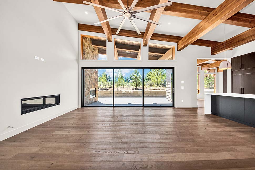 Contemporary, Modern Plan with 4169 Sq. Ft., 4 Bedrooms, 5 Bathrooms, 3 Car Garage Picture 11