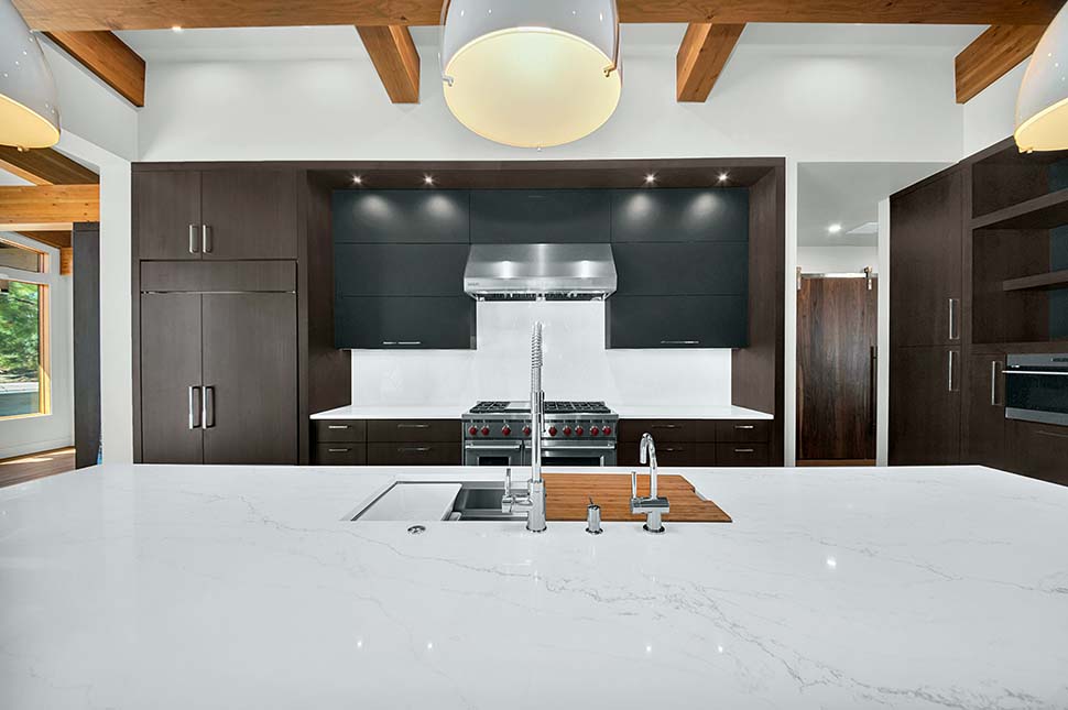 Contemporary, Modern Plan with 4169 Sq. Ft., 4 Bedrooms, 5 Bathrooms, 3 Car Garage Picture 15