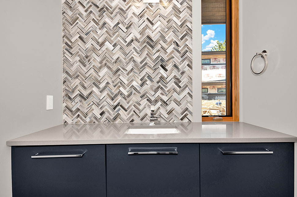 Contemporary, Modern Plan with 4169 Sq. Ft., 4 Bedrooms, 5 Bathrooms, 3 Car Garage Picture 28