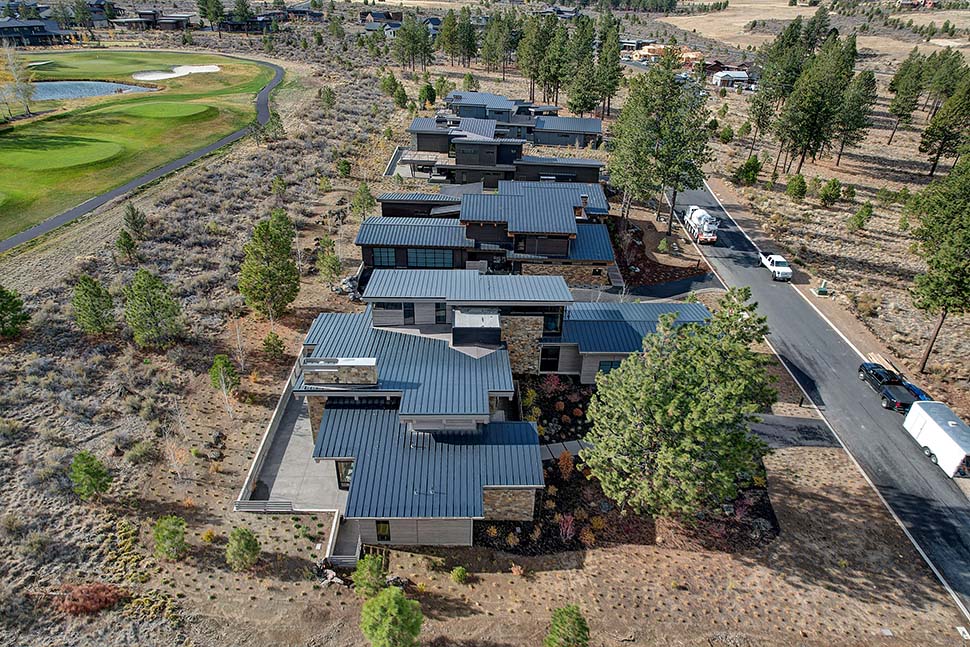 Contemporary, Modern Plan with 4169 Sq. Ft., 4 Bedrooms, 5 Bathrooms, 3 Car Garage Picture 4