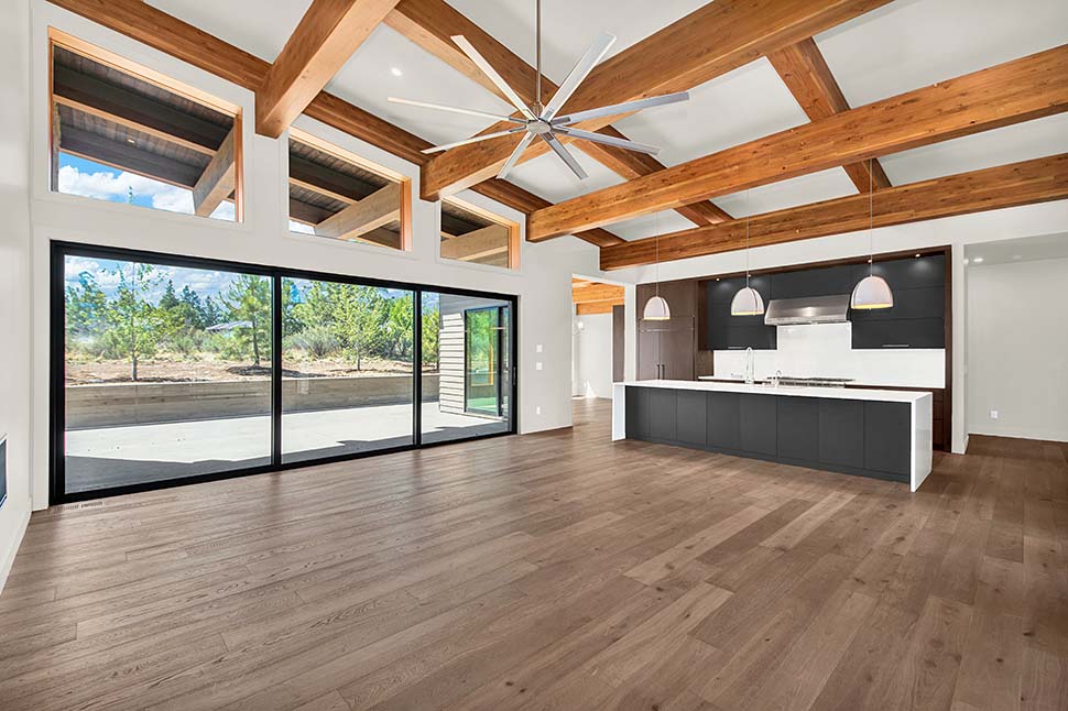 Contemporary, Modern Plan with 4169 Sq. Ft., 4 Bedrooms, 5 Bathrooms, 3 Car Garage Picture 10